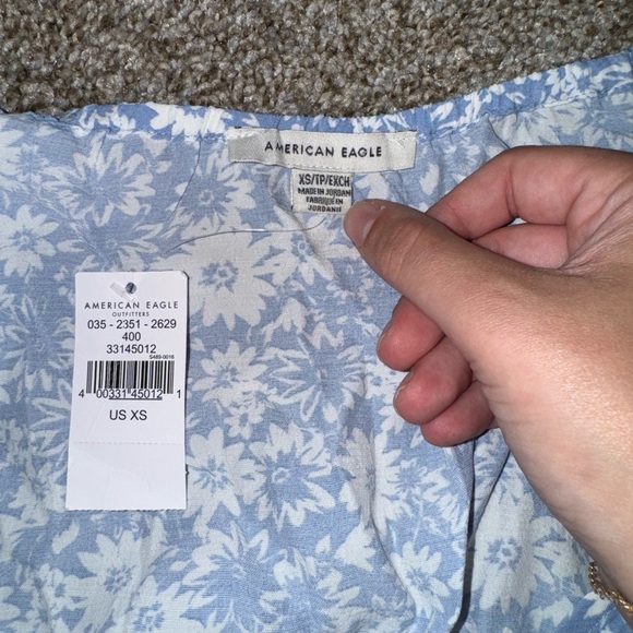 American Eagle Blue and White Floral Blouse - Picture 2 of 4